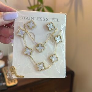 Clover Jewelry Set white.